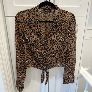 Leopard crop top size M